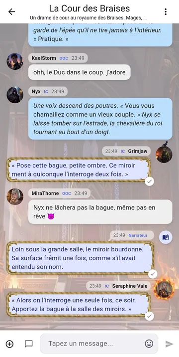 Un jeu de rôle en groupe dans RP Nowz : répliques en personnage, discussion HRP et narrateur qui pose la scène